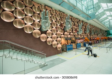 DELHI,INDIA - AUGUST 4:Hands Like The Greeting Symbols Inside The International Airport Of Delhi And Passengers On August 4,2015. Indira Gandhi International Airport Is The 32th Busiest In The World. 