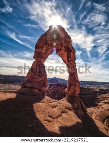 The Delicate Arch at high noon