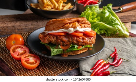 Delicious Buffalo Chicken Sandwich With Mayo Tomato And Lettuce