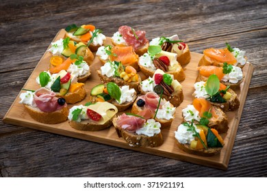 68,319 Party trays Images, Stock Photos & Vectors | Shutterstock