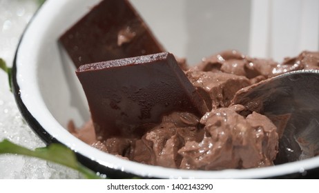   Delicious Chocolate In Face Pack 