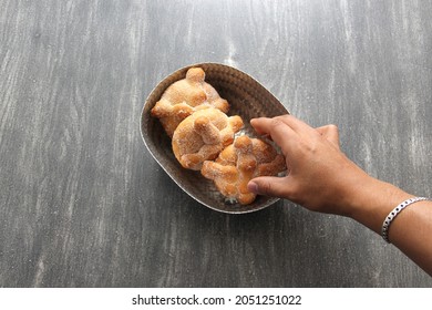 Delicious, Fresh, Sugary And Freshly Made Mexican Dead Bread That Is Made For The Day Of The Faithful Dead And All Saints That Is Celebrated In November In Mexico In A Handmade Woven Basket
