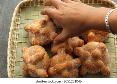 Delicious, Fresh, Sugary And Freshly Made Mexican Dead Bread That Is Made For The Day Of The Faithful Dead And All Saints That Is Celebrated In November In Mexico In A Handmade Woven Basket
