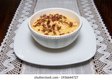 Delicious Grits With Fresh Crispy Bacon