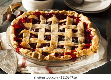 Delicious Homemade Cherry Pie with a Flaky Crust