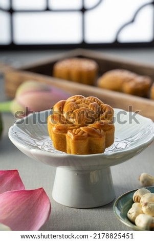 Delicious Mid-Autumn Festival Cantonese-style mooncakes