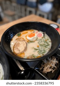 Delicioso ramen con pollo