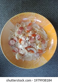 Delicious Spagetti Carbonara In Yellow Plate 