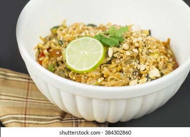 Delicious Vegetarian Pad Thai With Lime Slice