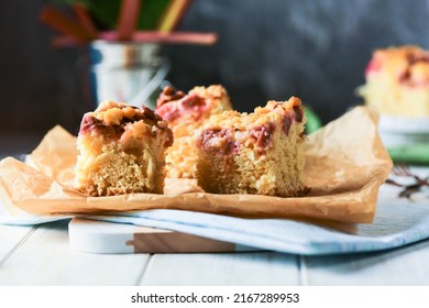 
Delicious, yeast rhubarb pie. Homemade pastries, Excellent cake