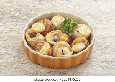 Delicous baked snail with butter and garlic - Escargot