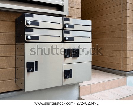 Delivery boxes in apartment complexes