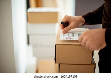 Delivery Service, Applying A Shipping Label	