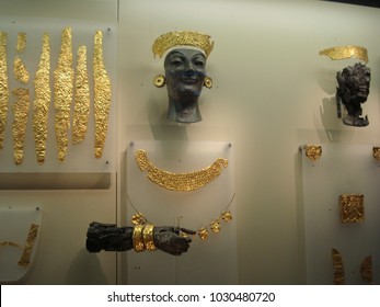 Delphi, Greece, February 2018, Ancient Gold Jewelry In The Archaeological Museum