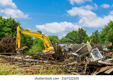 Demolition Work Ruined Excavator With Hydraulic Crusher Comercial Office A Construction Debris