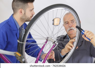 Demonstration On How To Repair A Bike Rim