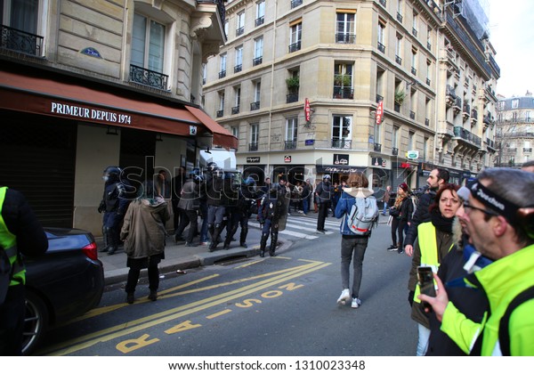 Demonstration of the yellow vests - Act\
13 - Violent clash with the police, Paris France\
09/02/2018
