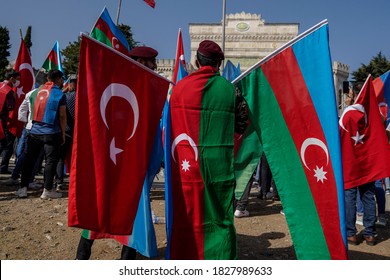 Турция 4 октября. США Турция и Азербайджан флаги.
