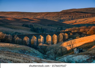 The Dent Head Viaduct Spans The Treacherous Terrain Of Upper Dentdale In The West Riding Of Yorkshire, Carrying The Settle-Carlisle Railway.