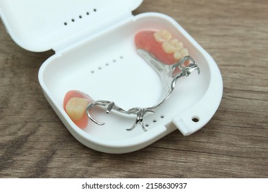 Dental Technician Made Removable
Prosthodontics For The New Smile Of The Patient