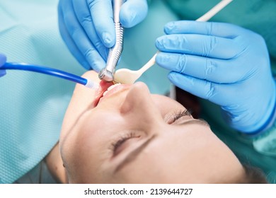 Zahnarztpraxen mit Zahnbohrer