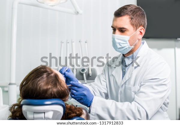 latex gloves dentist