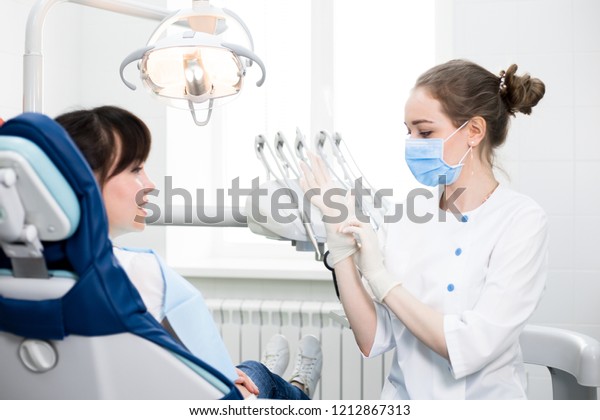 latex gloves dentist