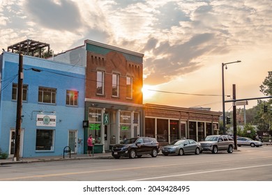 Denver, CO - August 31, 2021: Store Fronts With Typical Architecture In The Highland Neighborhood.