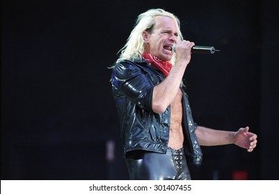 DENVER	JUNE 9:		David Lee Roth June 9, 2002 Fiddlers Green In Denver, CO.