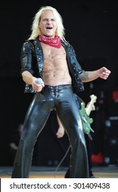 DENVER	JUNE 9:		David Lee Roth June 9, 2002 Fiddlers Green In Denver, CO.