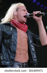 DENVER	JUNE 9:		David Lee Roth June 9, 2002 Fiddlers Green In Denver, CO.