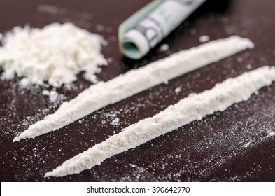 1,853 Cutting cocaine Images, Stock Photos & Vectors | Shutterstock