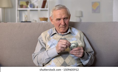 14,893 Senior Holding Money Images, Stock Photos & Vectors | Shutterstock