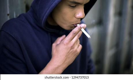 9,357 Teen smoking Images, Stock Photos & Vectors | Shutterstock