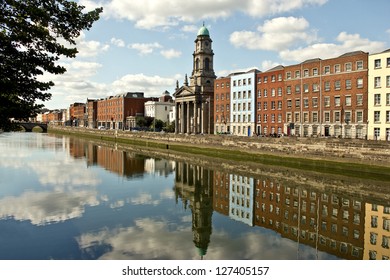 Der Fluss Liffey In Dublin, Irland