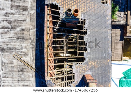 ut / only floating is more beautiful / construction site from above