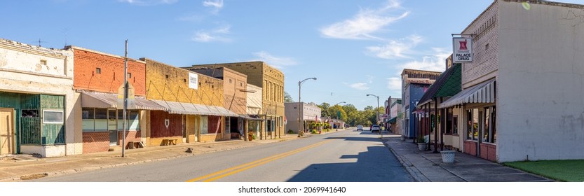 Des Arc, Arkansas, USA - October 18, 2021: The Old Business District Along Main Street