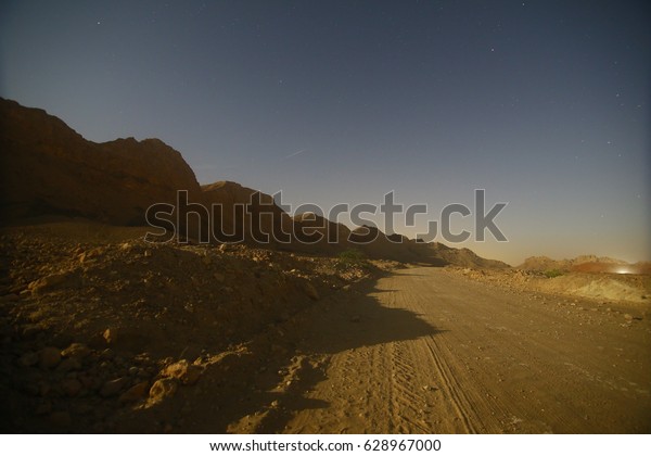 desert in night\
view