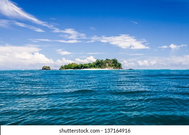 deserted island images stock