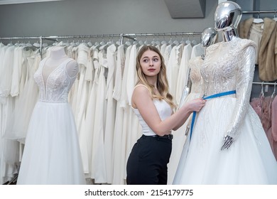 2,283 Bride measuring Images, Stock Photos & Vectors | Shutterstock
