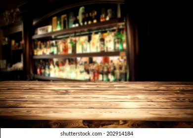 Desk Of Wood And Bar 