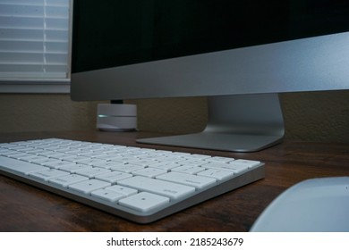 Desktop computer with keyboard and mouse￼
