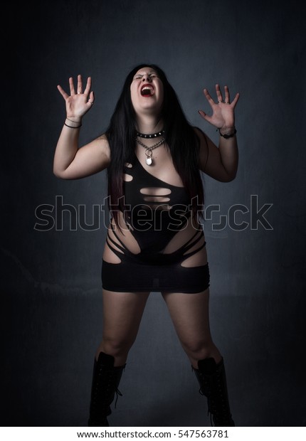 Makeout black screaming curvy