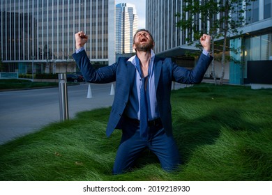 Desperate man crying during bad business. Angry businessman having bad work results. Stressed business man outdoor.