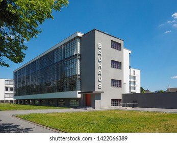 985 Bauhaus dessau school Images, Stock Photos & Vectors | Shutterstock