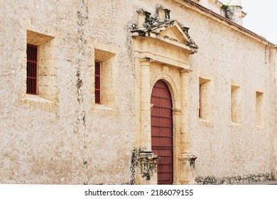 
Detail Of A Colonial House. Typical Balcony. Spanish Colonial Home.  Cathedral. Historical Center. Cartagena De Indias, Colombia.