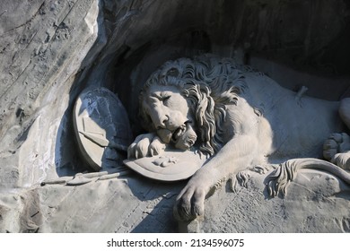 Detail of the Lion Monument, Lucerne.

Carved in stone, yet deceptively alive, Lucerne’s world famous Lion Monument has been impressing visitors from near and far for a long time. 