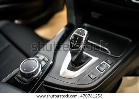 Detail Modern Car Interior Gear Stick Stockfoto Jetzt