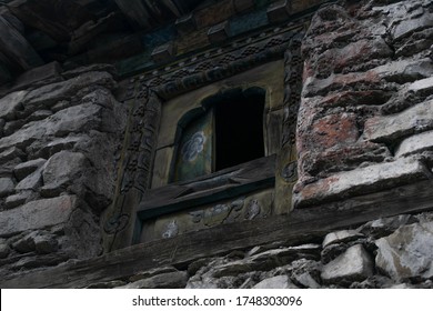 Detail of a tibetan window in Manang. Nepal