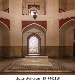 Detail view on Cenotaphs in a side room inside main Building of Humayun's Tomb Complex. Delhi, India, Asia.